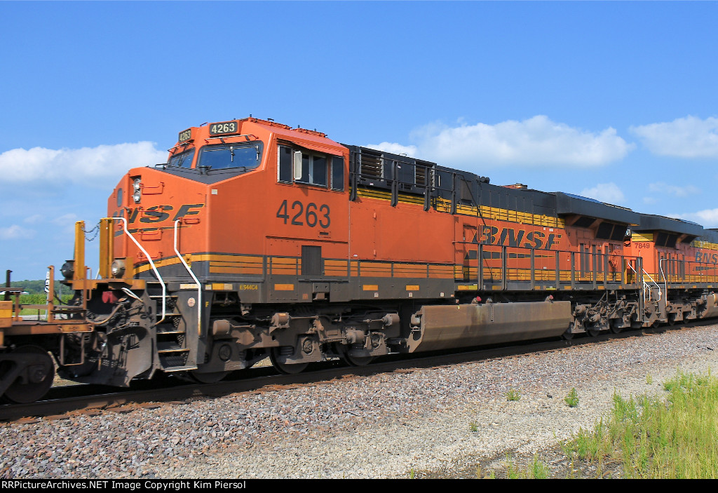 BNSF 4263 Pusher